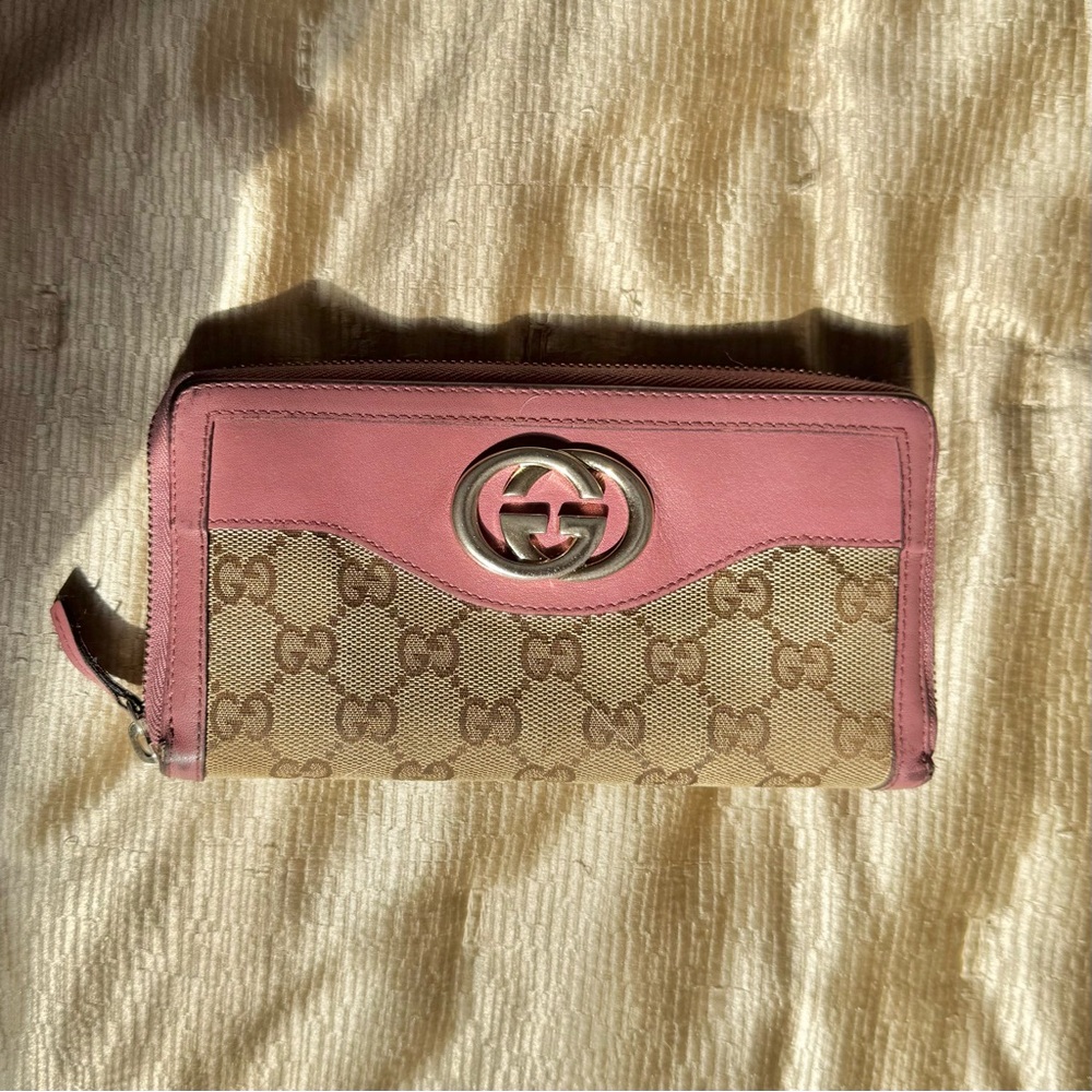 Gucci Pink and Tan Women's Wallet